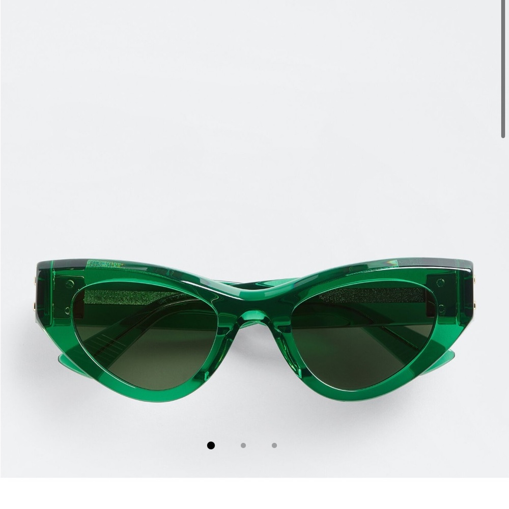 Bottega Veneta brand new sunglasses- never worn. Comes w box and sunglass case
